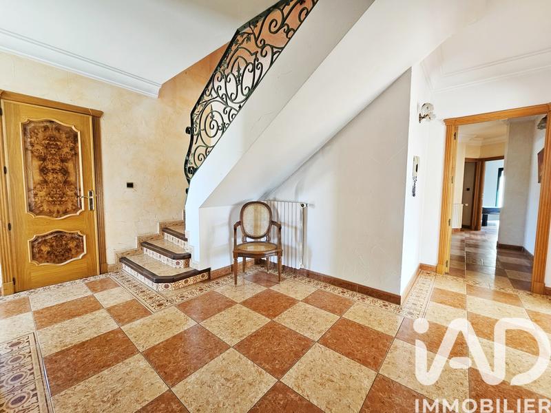 Maison - 186 m² - 6 pièces