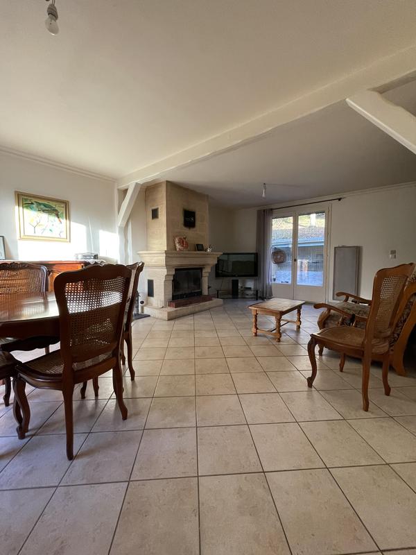 Demeure - 151 m² - 9 pièces