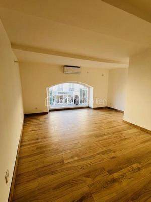 Immeuble - 110 m² - 3 pièces