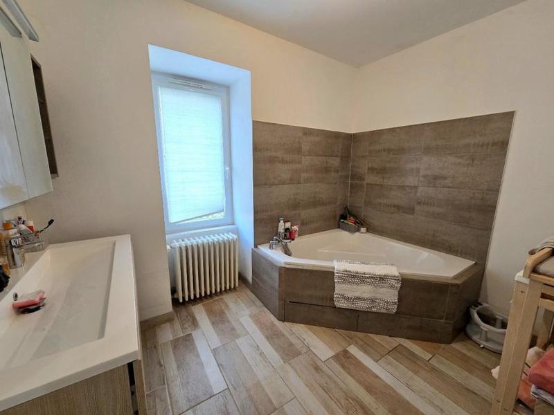 Maison - 141 m² - 5 pièces