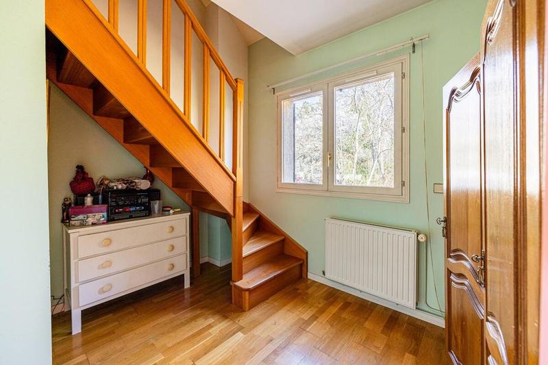 Pavillon - 140 m² - 5 pièces