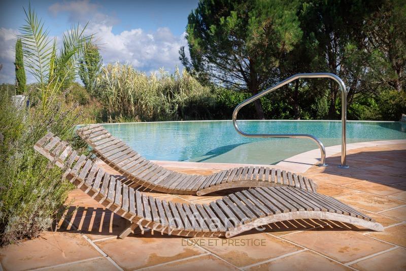 Demeure - 352 m² - 10 pièces