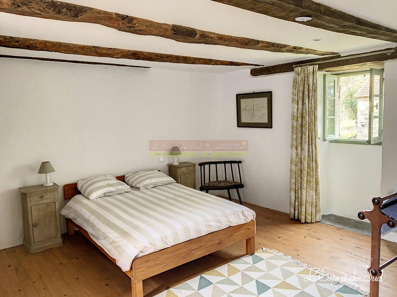 Maison - 245 m² - 11 pièces