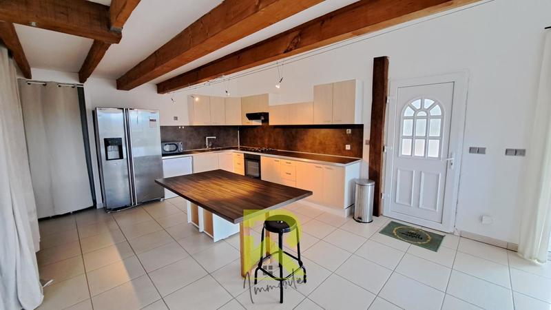 Maison - 275 m² - 9 pièces