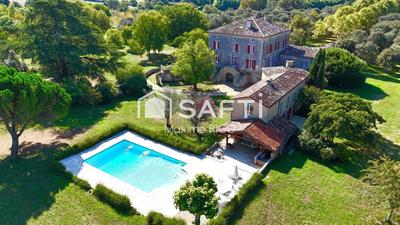 Château - 825 m² - 16 pièces