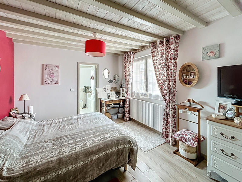 Maison - 300 m² - 7 pièces