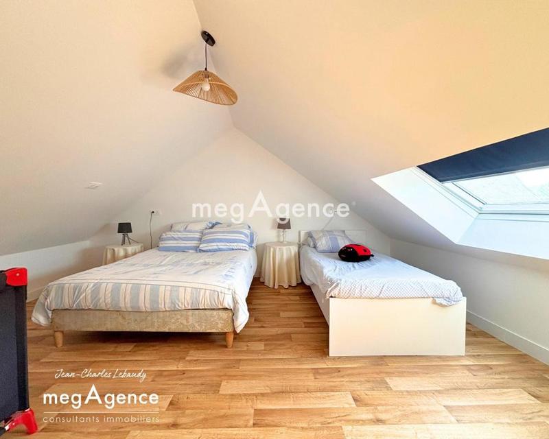 Maison - 180 m² - 7 pièces