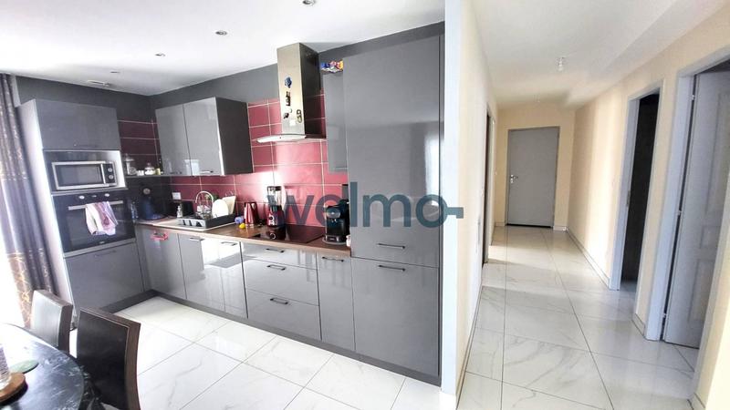 Maison - 210 m² - 8 pièces