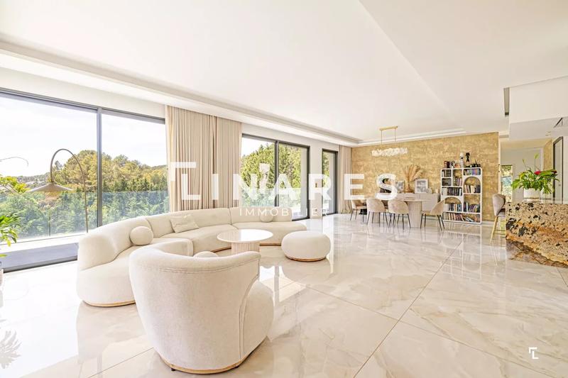 Villa - 300 m² - 9 pièces