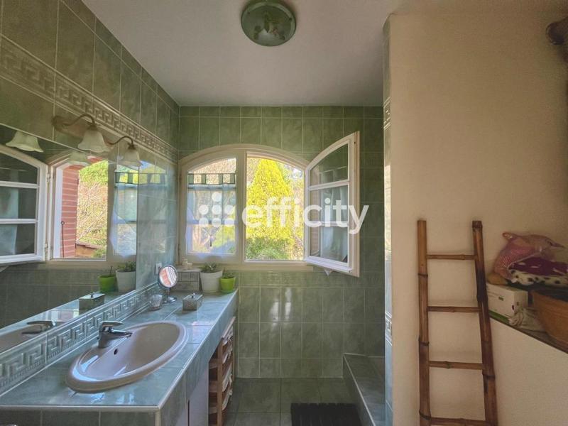 Maison - 163 m² - 6 pièces