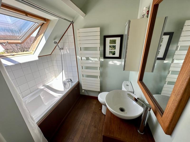 Maison - 330 m² - 11 pièces