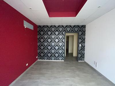 Local commercial - 111 m² - 4 pièces