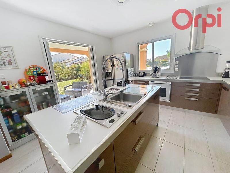 Villa - 181 m² - 5 pièces