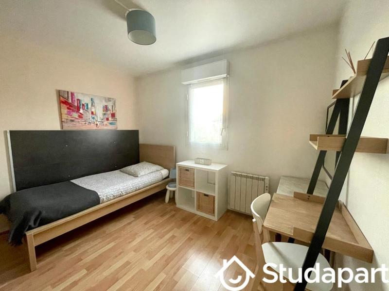 Chambre - 10 m² - 1 pièce
