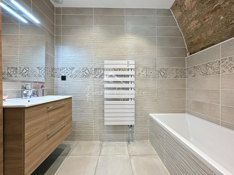 Villa - 196 m² - 5 pièces