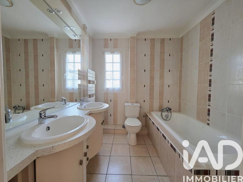 Maison - 148 m² - 8 pièces