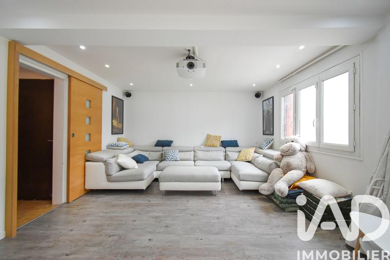 Maison - 180 m² - 8 pièces