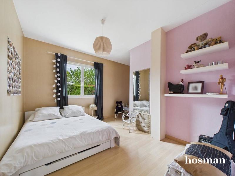 Maison - 180 m² - 7 pièces