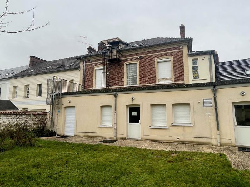 Maison - 341 m² - 23 pièces