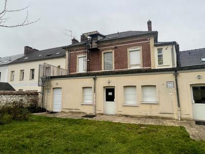 Maison - 341 m² - 23 pièces