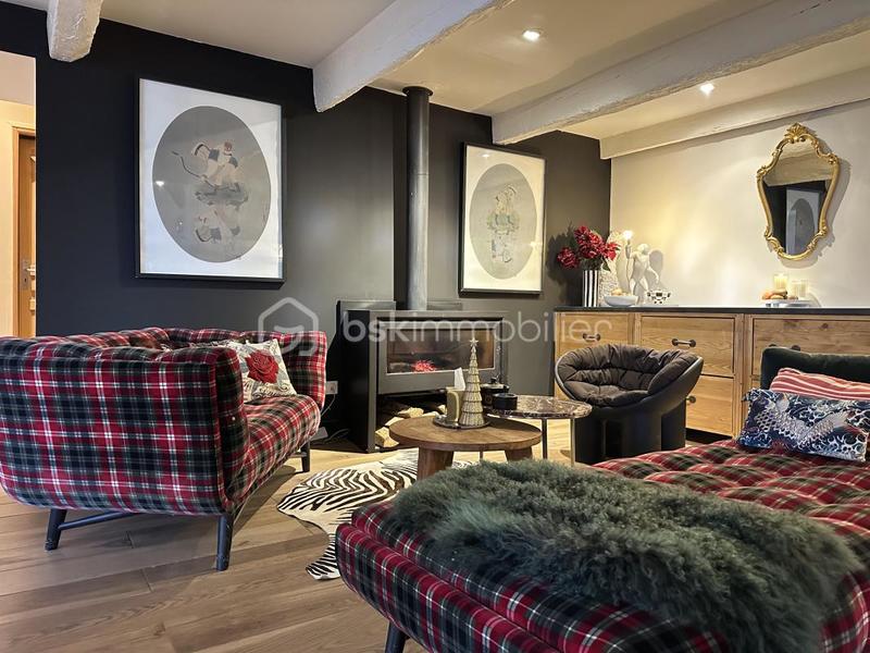 Propriété - 253 m² - 8 pièces