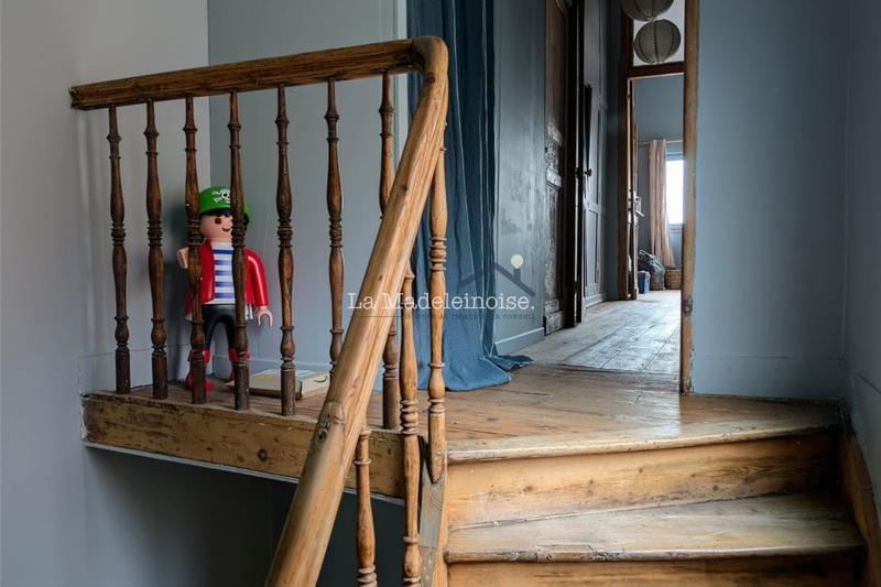 Maison - 181 m² - 6 pièces