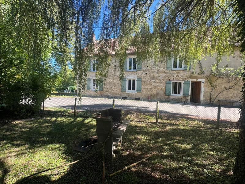 Maison - 190 m² - 9 pièces