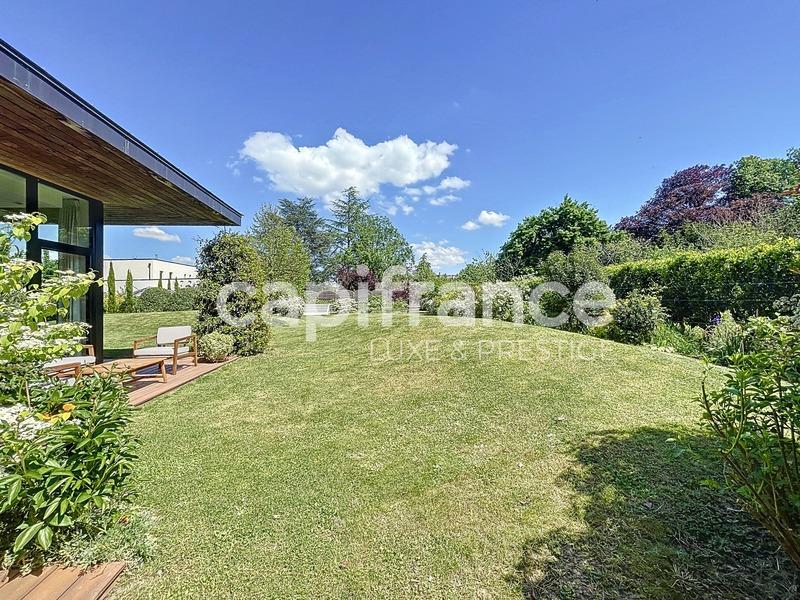 Maison - 232 m² - 6 pièces