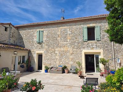 Maison - 221 m² - 9 pièces