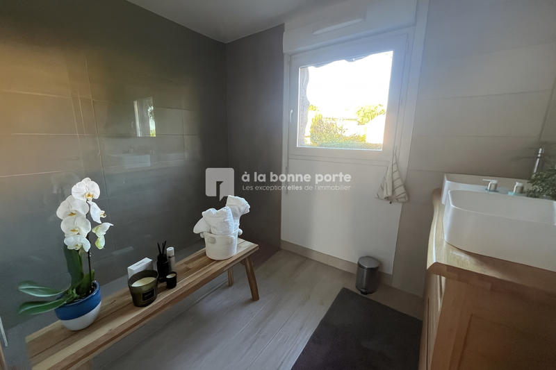 Appartement - 84 m² - 4 pièces