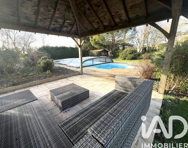 Maison - 263 m² - 9 pièces