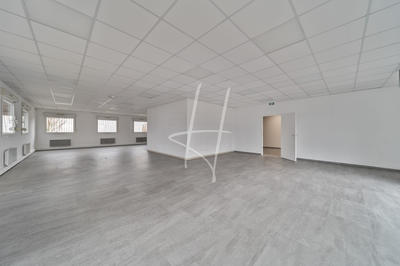 Local d'activités - 600 m²