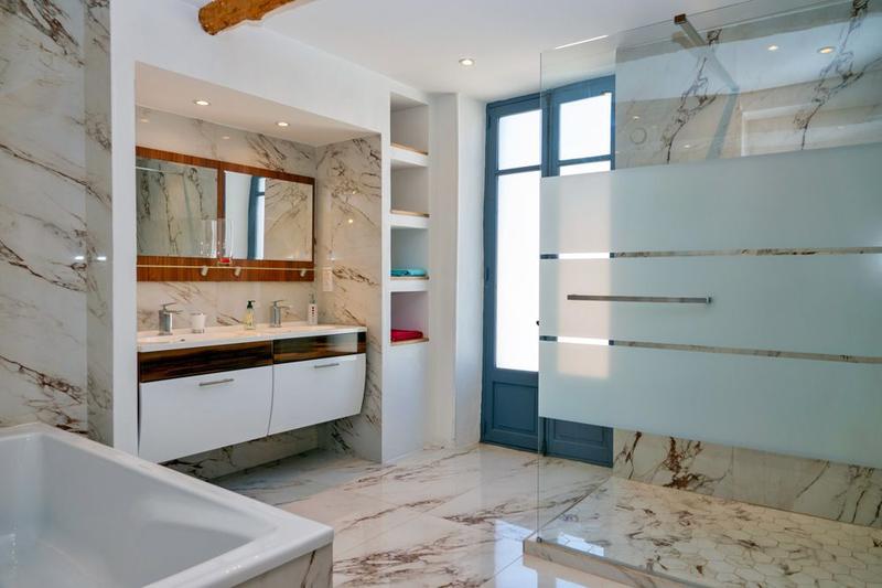 Maison - 200 m² - 6 pièces