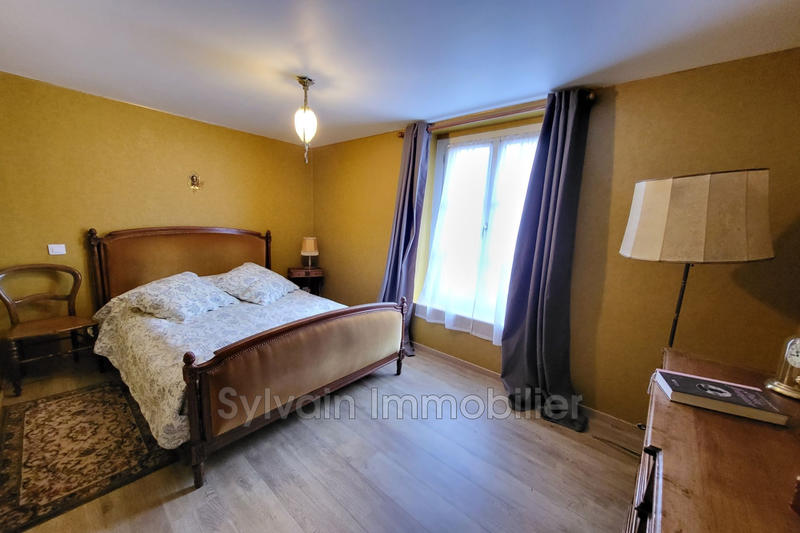 Maison - 170 m² - 8 pièces