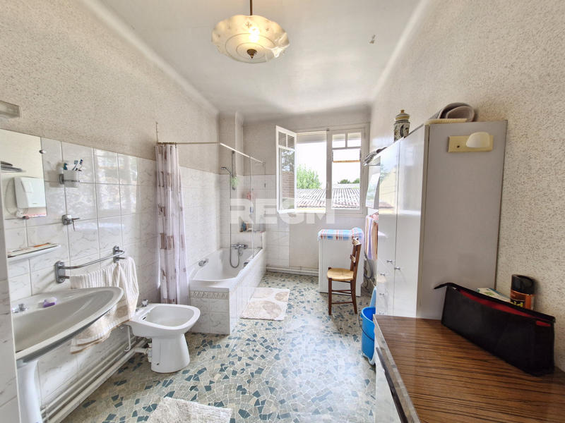 Maison - 140 m² - 5 pièces