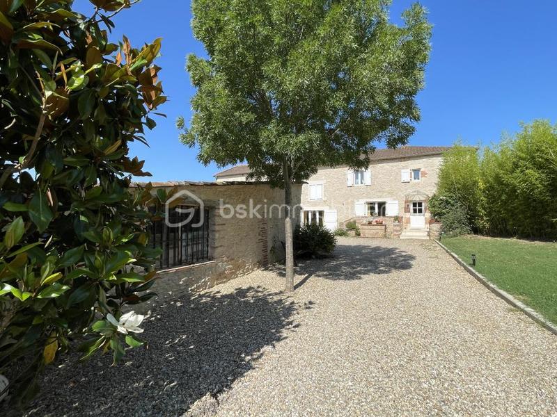 Maison de domaine équestre - 280 m² - 6 pièces