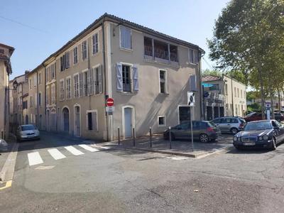 Appartement - 941 m² - 10 pièces