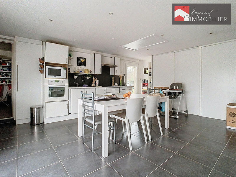 Maison - 201 m² - 6 pièces