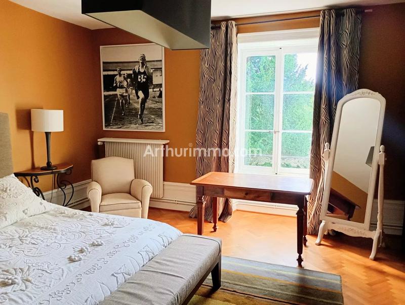 Maison - 390 m² - 11 pièces