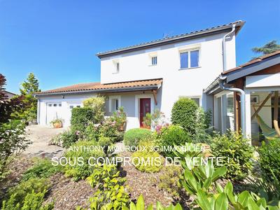 Maison - 162 m² - 6 pièces