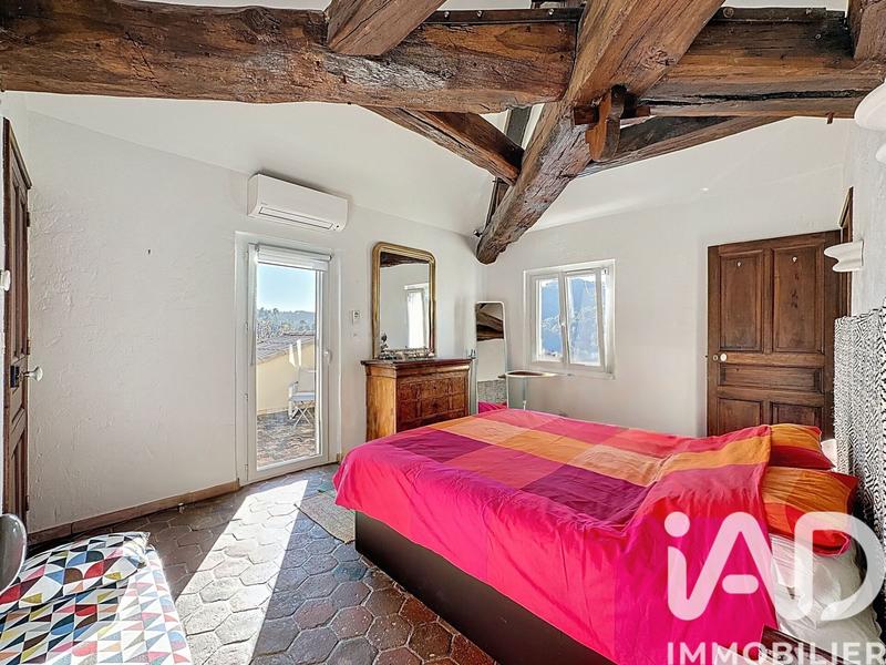 Maison - 204 m² - 7 pièces