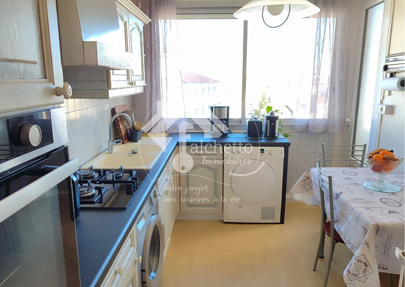 Appartement - 82 m² - 4 pièces