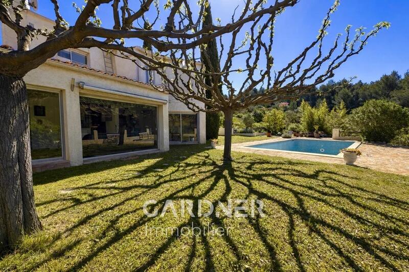 Villa - 165 m² - 6 pièces