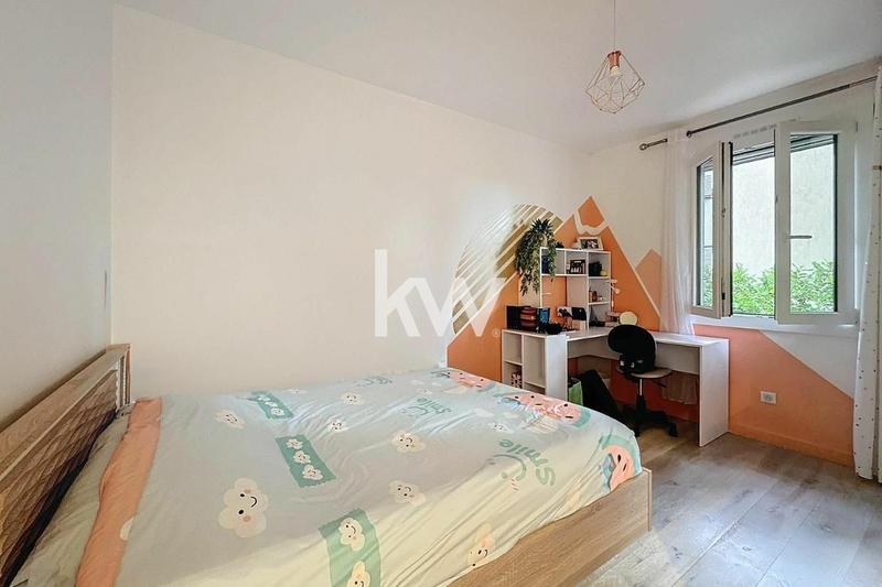 Appartement - 92 m² - 4 pièces