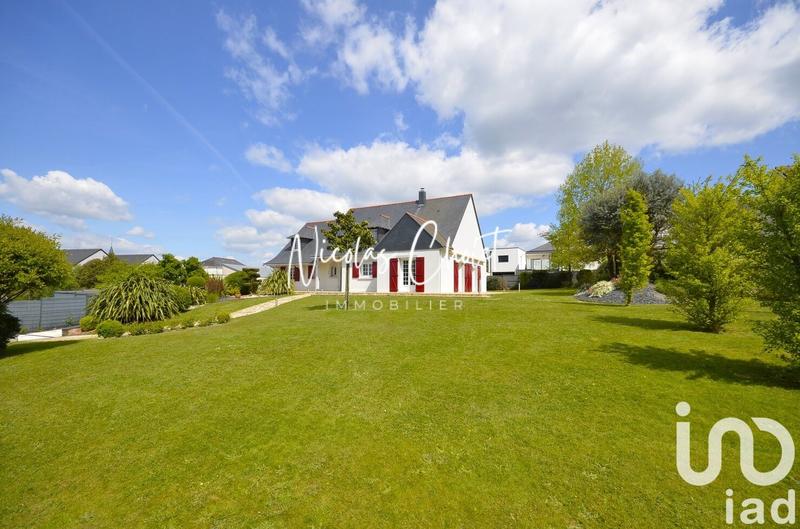 Maison - 230 m² - 8 pièces