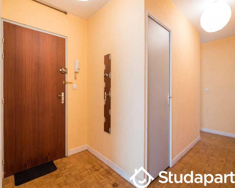 Chambre - 90 m² - 1 pièce