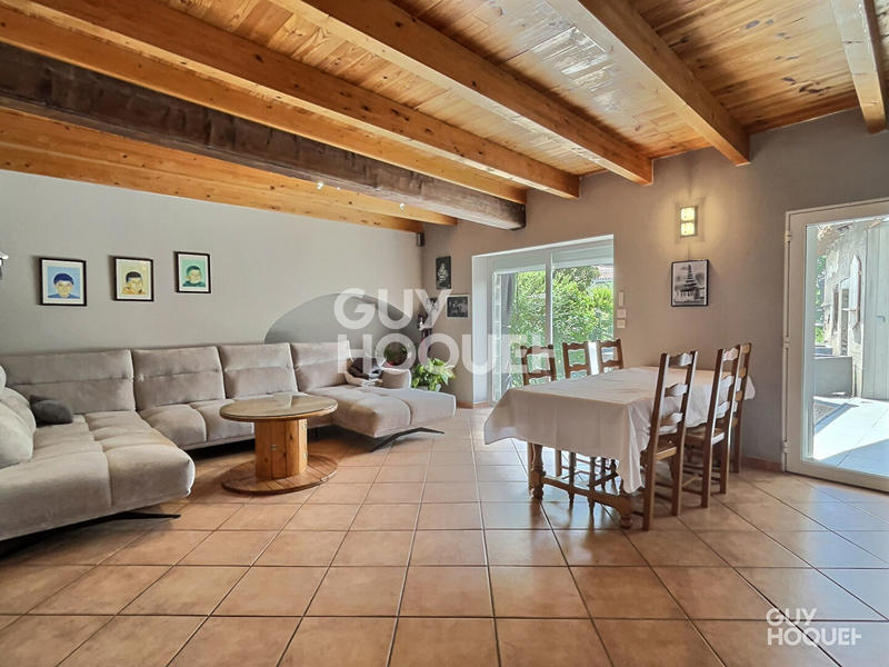 Maison - 180 m² - 6 pièces