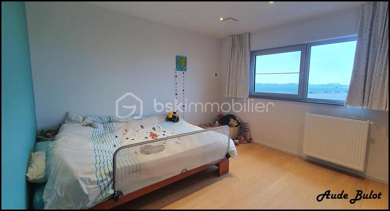 Maison - 240 m² - 8 pièces