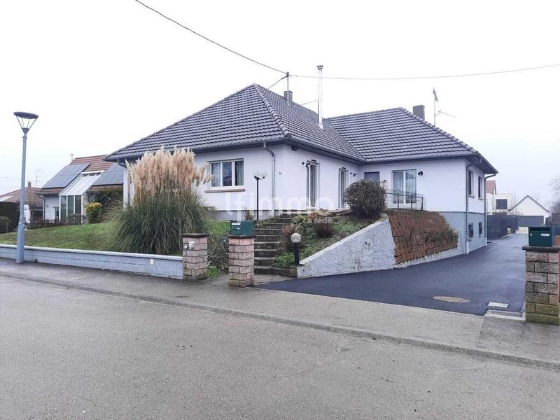 Maison - 211 m² - 7 pièces