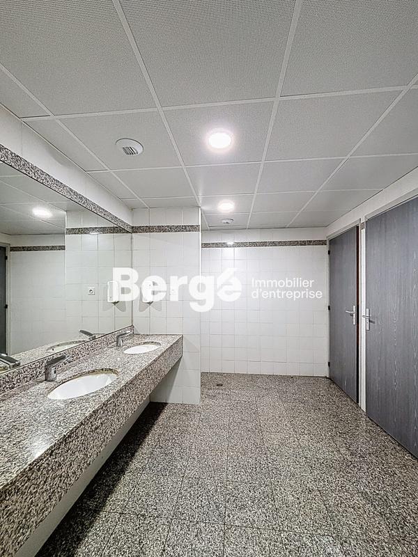 Bureau - 251 m²